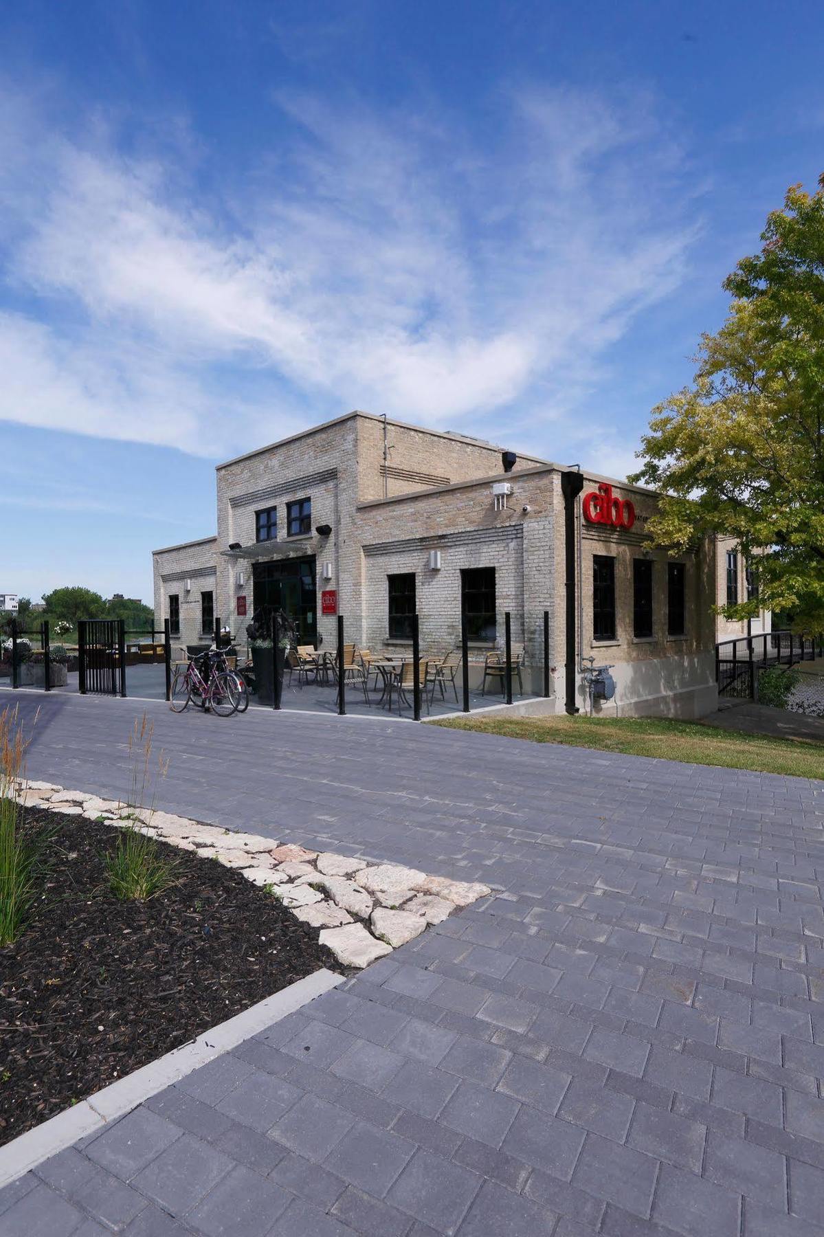 Mere Hotel Winnipeg Exterior photo